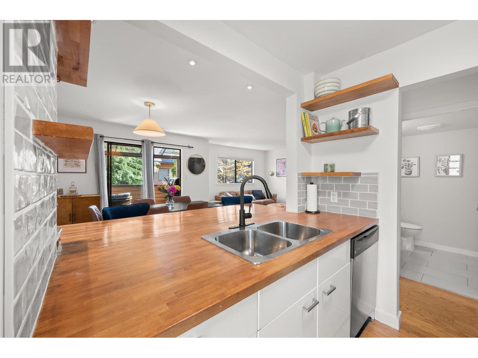 3341 Mountain Highway, North Vancouver, British Columbia  V7K 2H4 - Photo 8 - R2868027