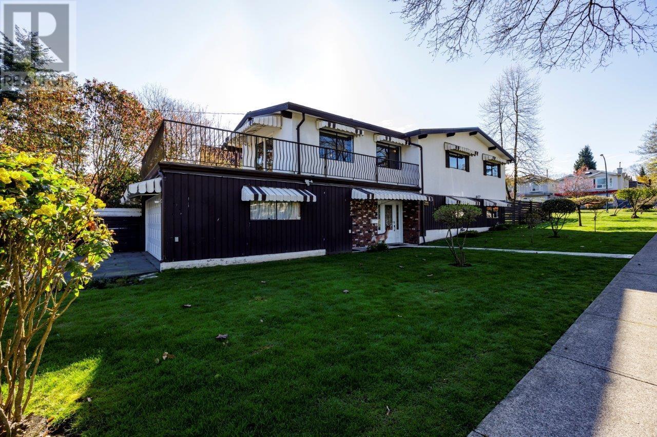 532 N Kamloops Street, Vancouver, British Columbia  V5K 4Y2 - Photo 1 - R2867934