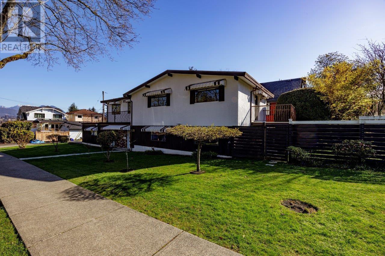 532 N Kamloops Street, Vancouver, British Columbia  V5K 4Y2 - Photo 3 - R2867934