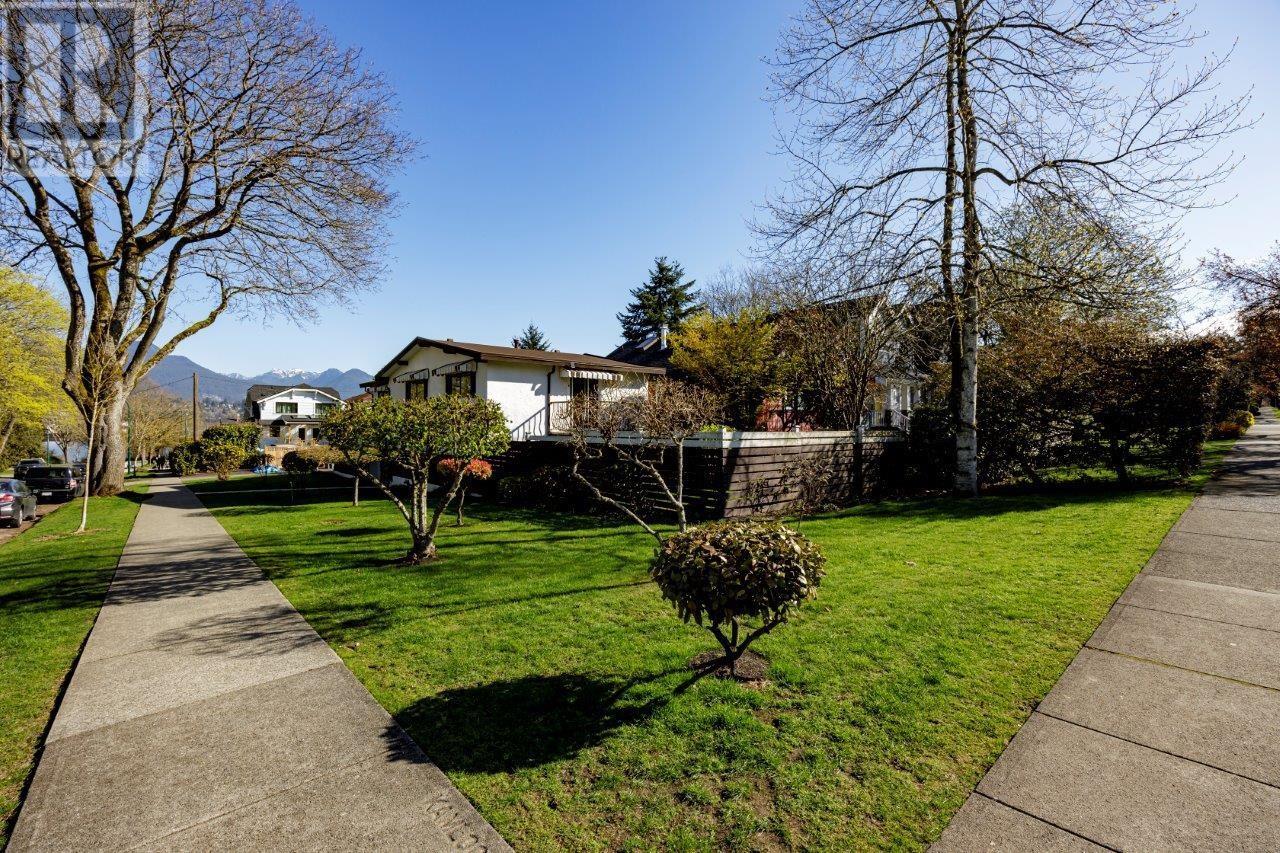 532 N Kamloops Street, Vancouver, British Columbia  V5K 4Y2 - Photo 4 - R2867934