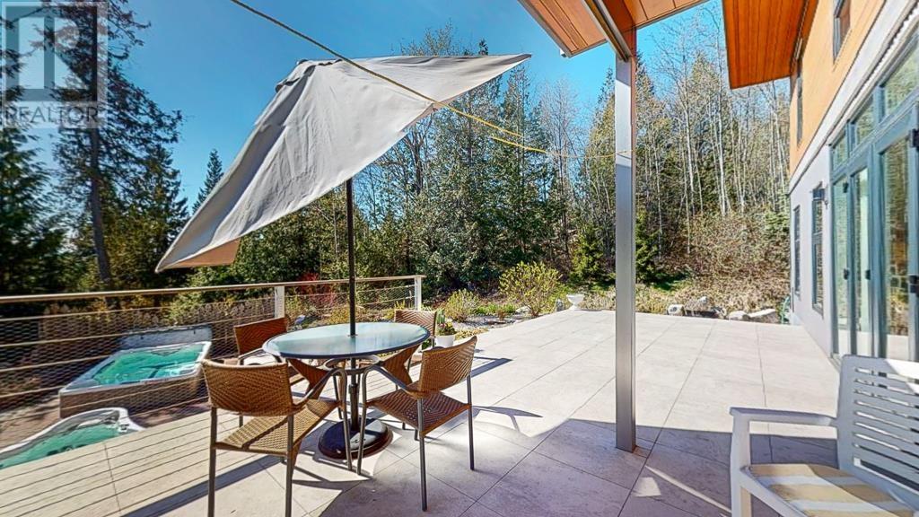 972 Joe Road, Roberts Creek, British Columbia  V0N 2W6 - Photo 21 - R2868006