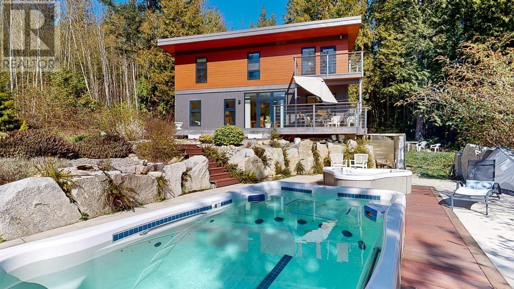 972 Joe Road, Roberts Creek, British Columbia  V0N 2W6 - Photo 25 - R2868006