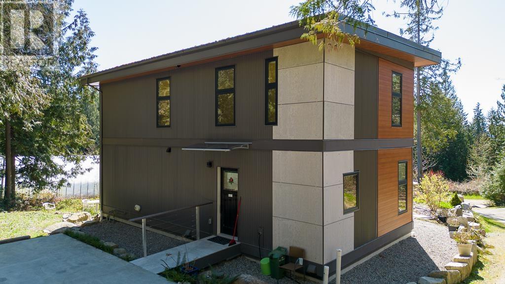 972 Joe Road, Roberts Creek, British Columbia  V0N 2W6 - Photo 27 - R2868006