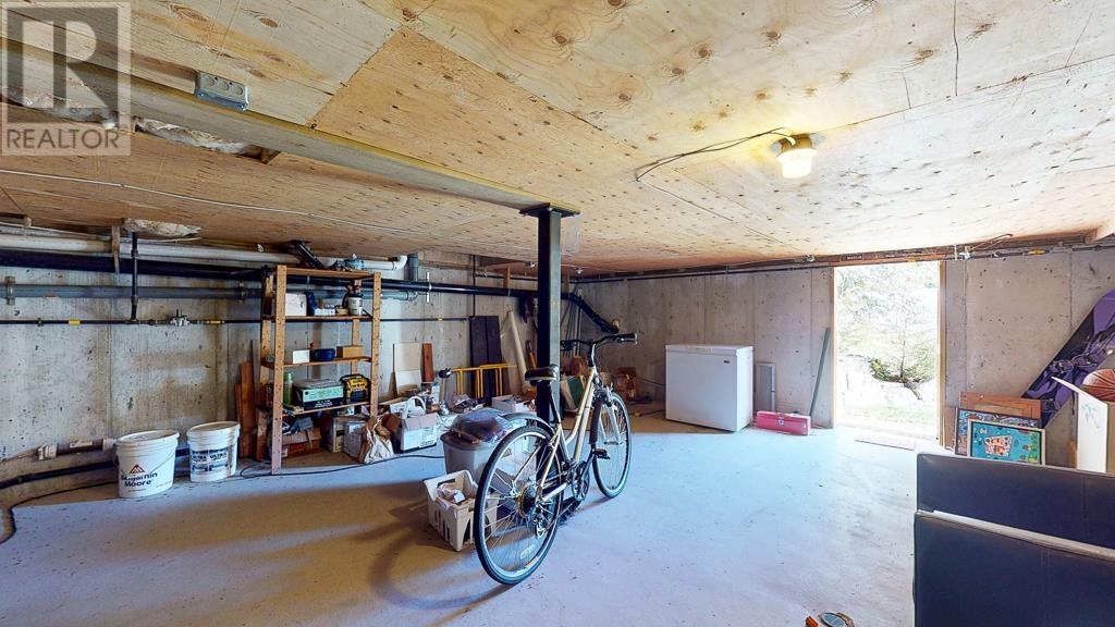 972 Joe Road, Roberts Creek, British Columbia  V0N 2W6 - Photo 31 - R2868006