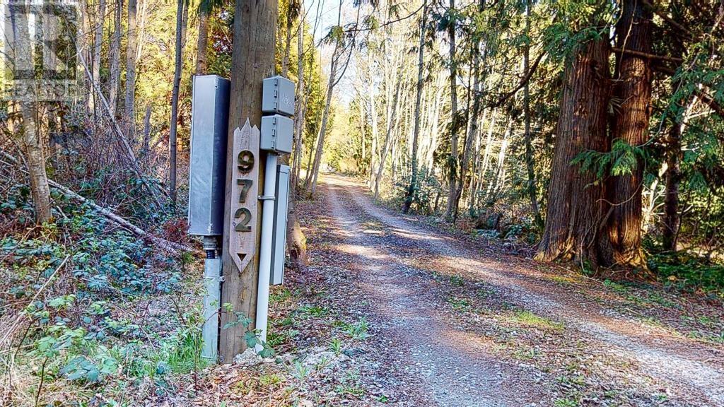 972 Joe Road, Roberts Creek, British Columbia  V0N 2W6 - Photo 36 - R2868006