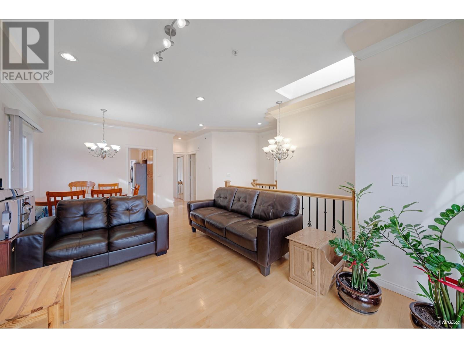 1311 E 60th Avenue, Vancouver, British Columbia  V5X 2A8 - Photo 4 - R2868024