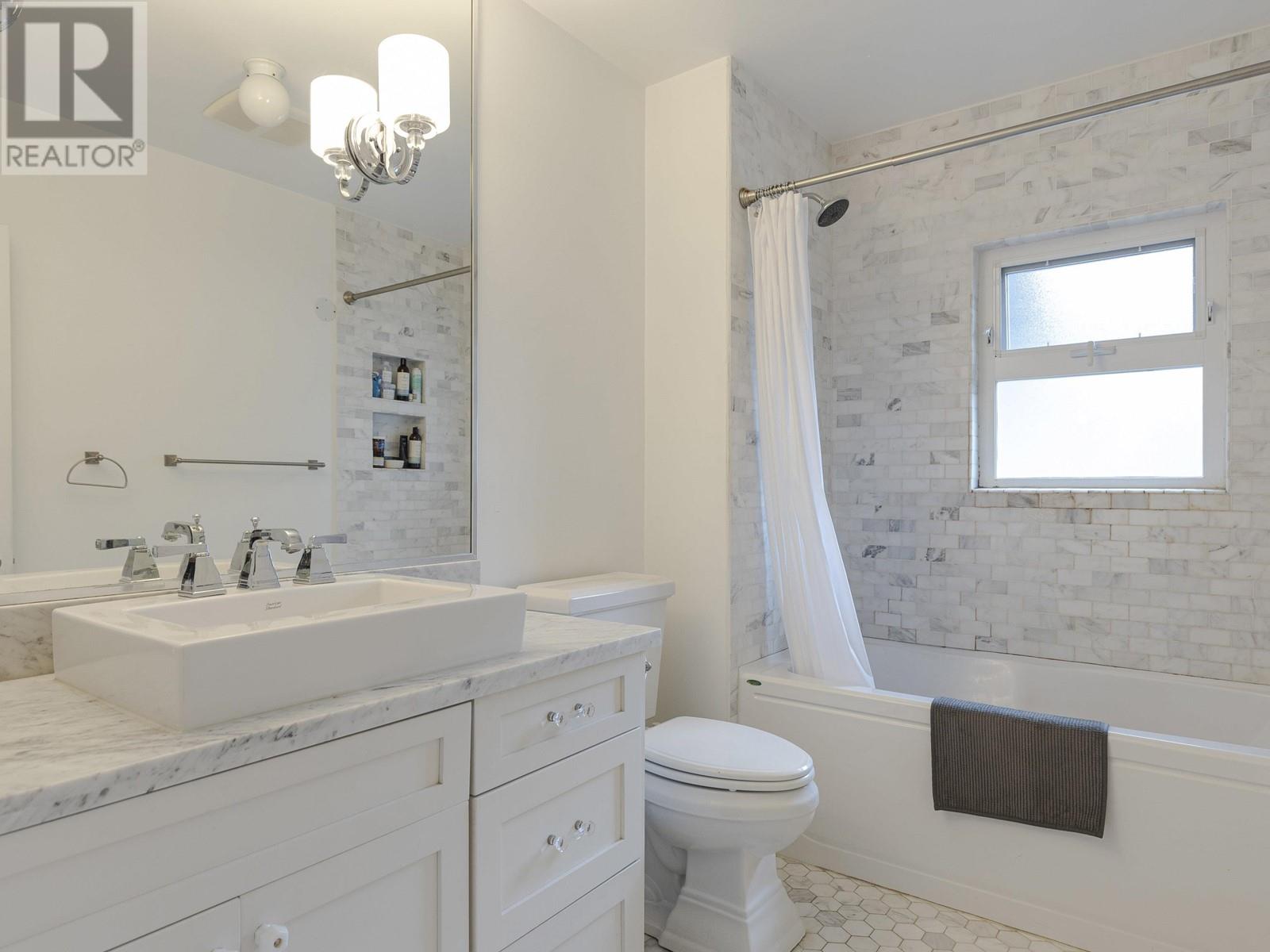 4458 Quebec Street, Vancouver, British Columbia  V5V 3L7 - Photo 10 - R2868025