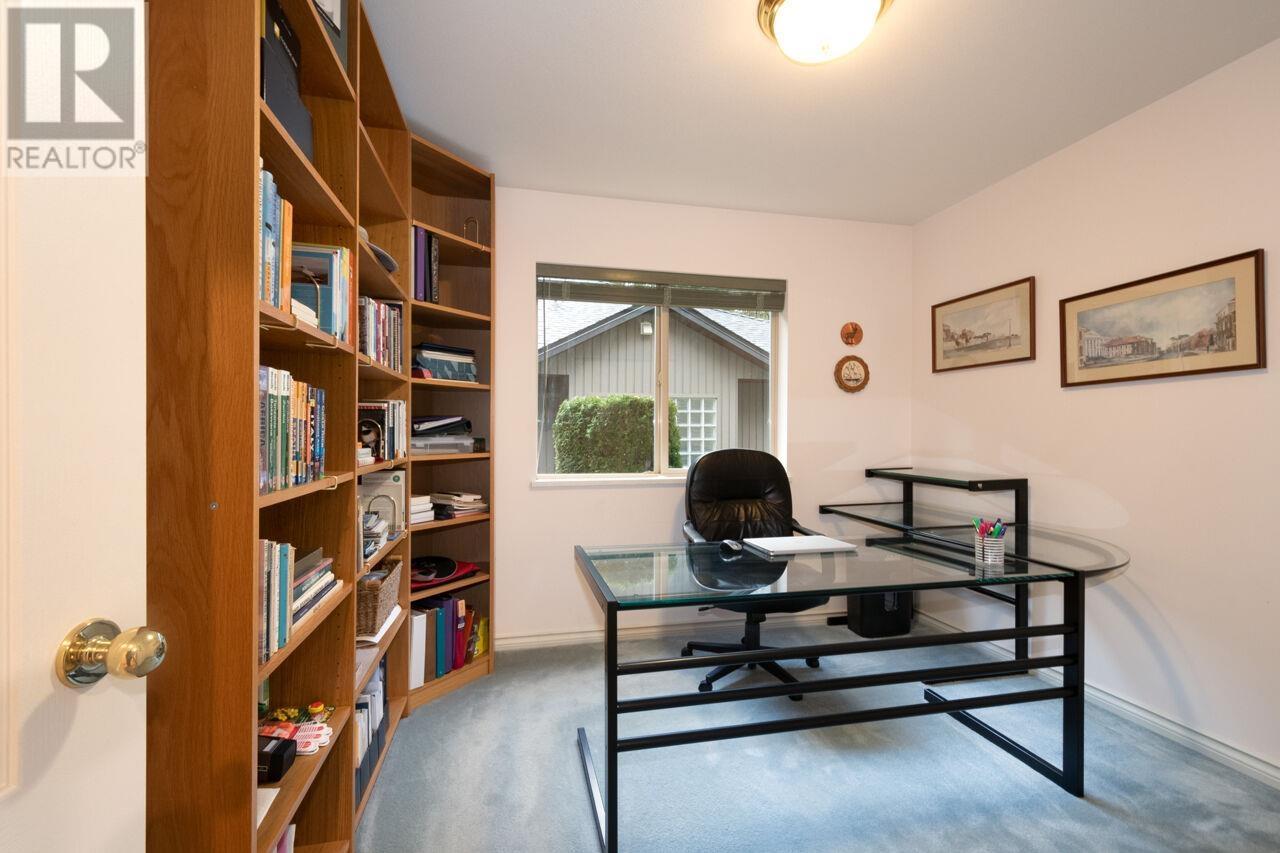 1988 Larkhall Crescent, North Vancouver, British Columbia  V7H 2Z4 - Photo 12 - R2868073