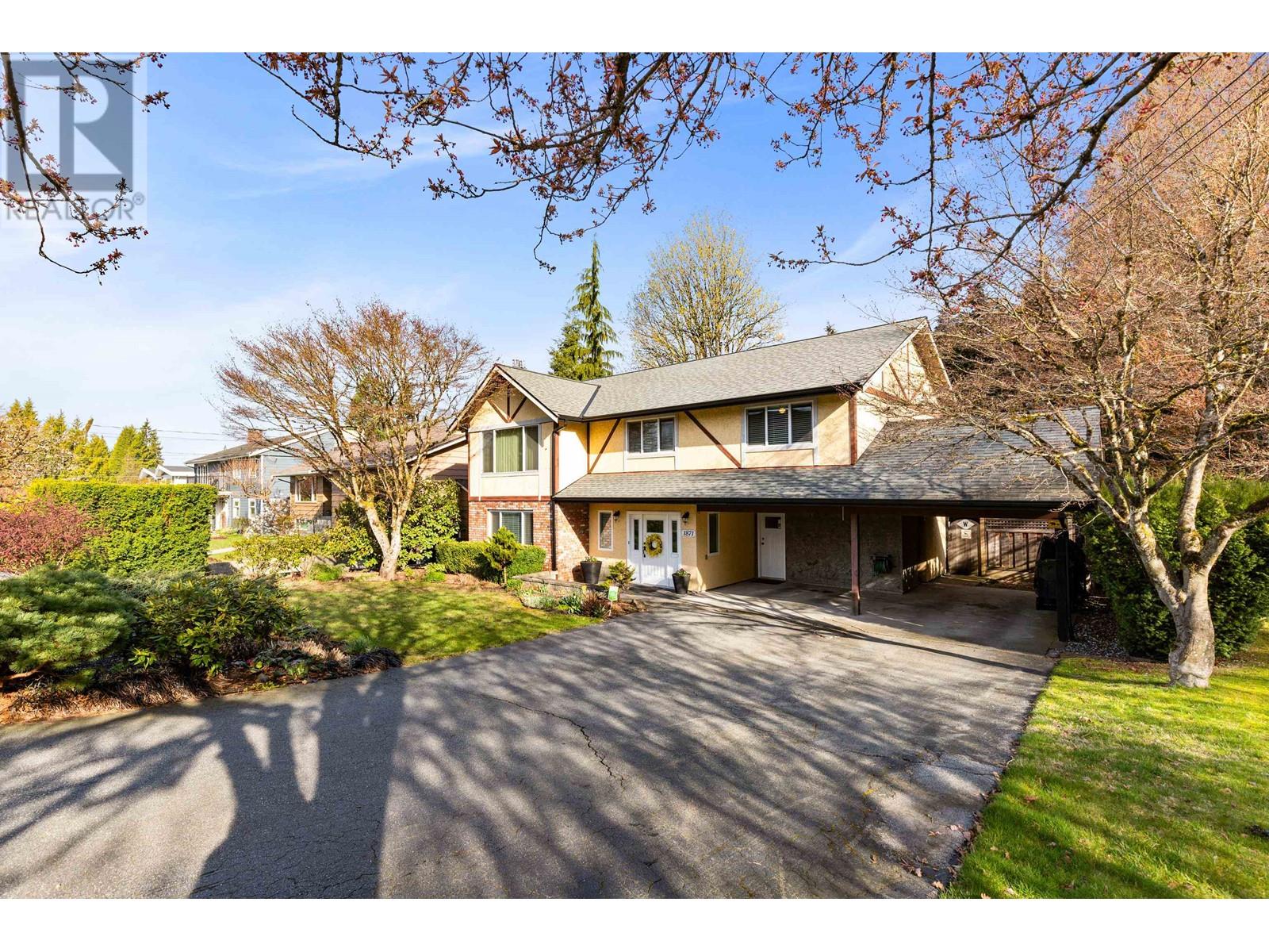 1871 Bowman Avenue, Coquitlam, British Columbia  V3J 6E1 - Photo 2 - R2868075