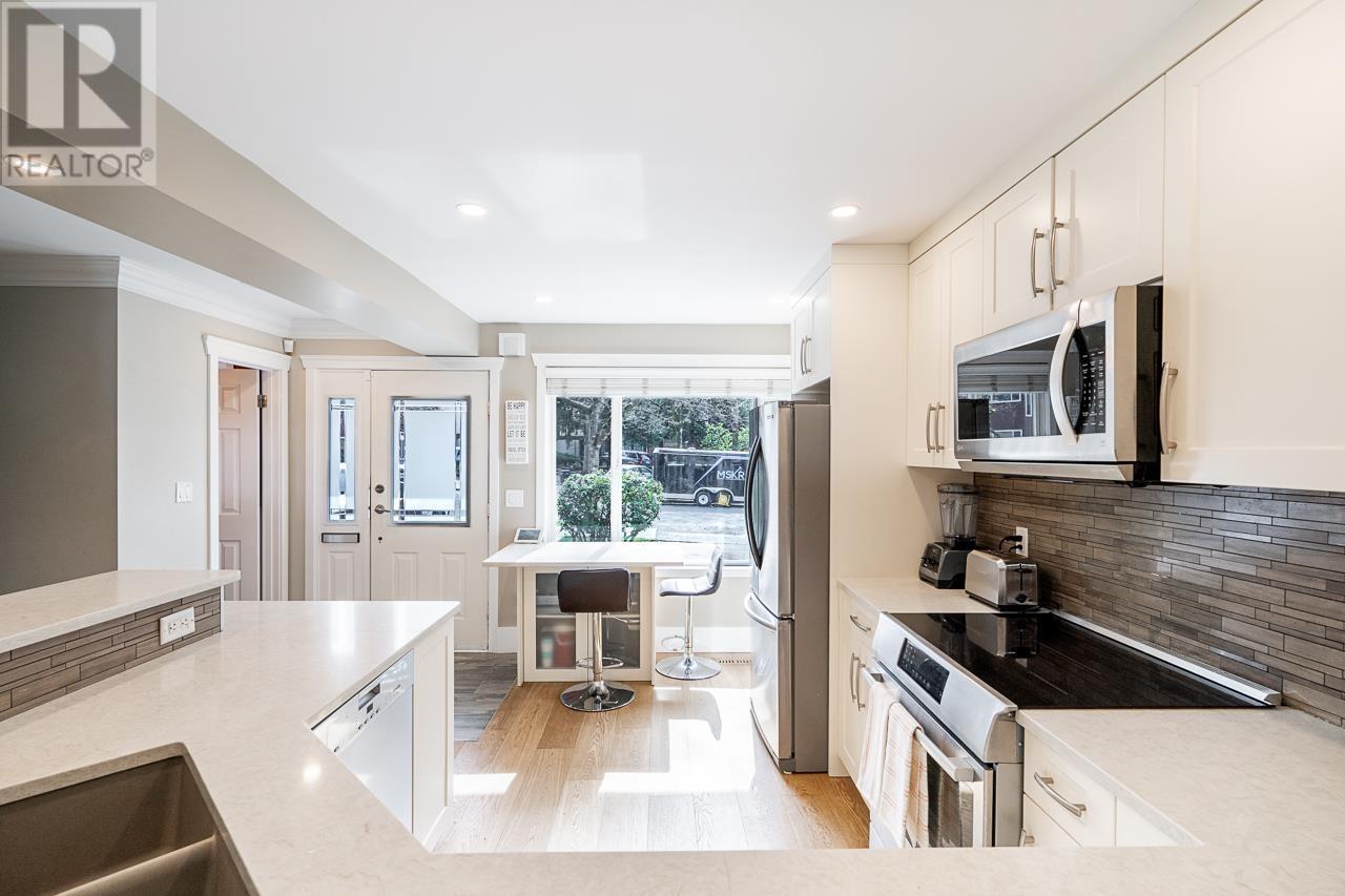3735 Garden Grove Drive, Burnaby, British Columbia  V5G 4A5 - Photo 5 - R2867602