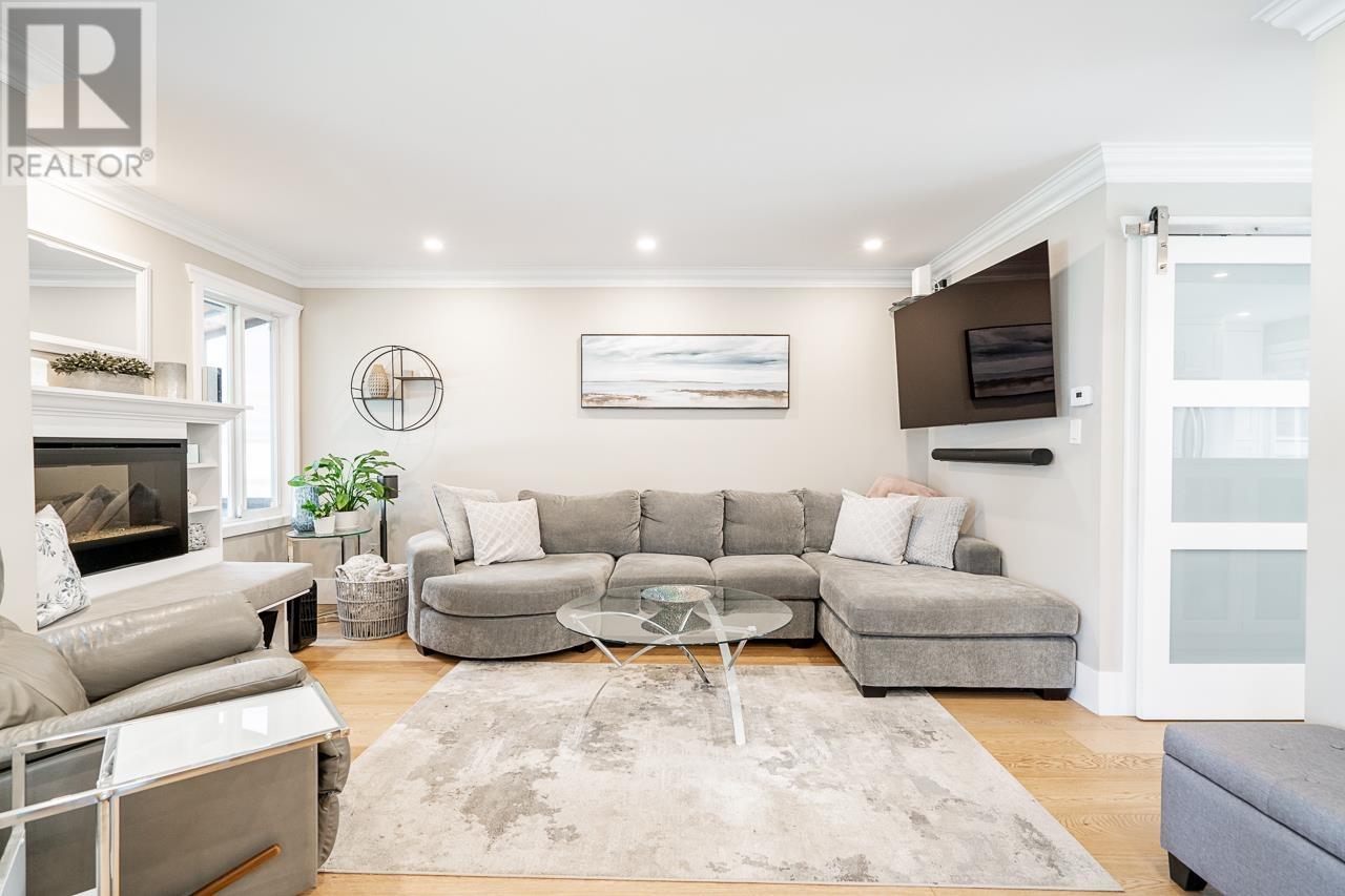 3735 Garden Grove Drive, Burnaby, British Columbia  V5G 4A5 - Photo 7 - R2867602