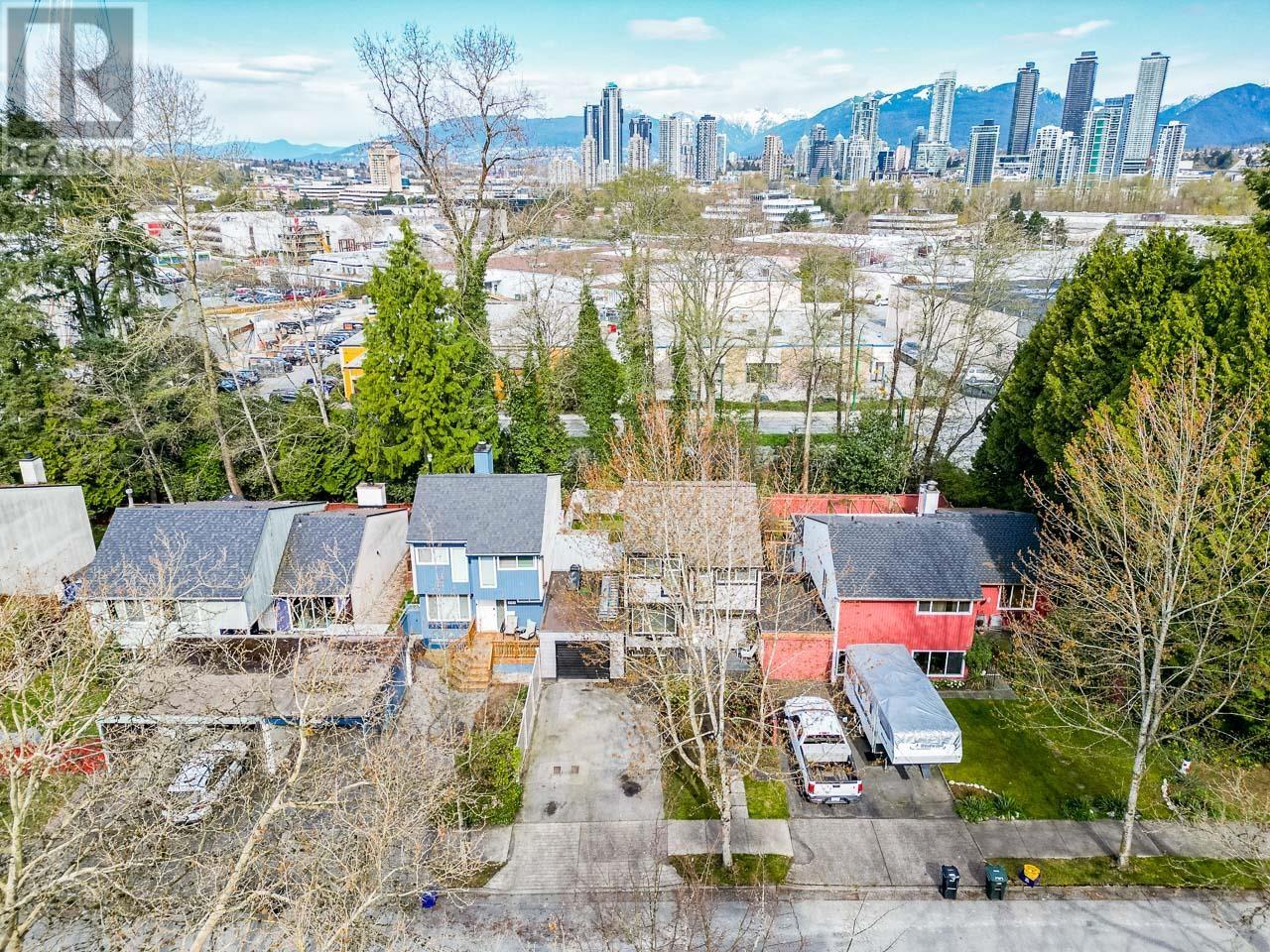 3735 Garden Grove Drive, Burnaby, British Columbia  V5G 4A5 - Photo 36 - R2867602