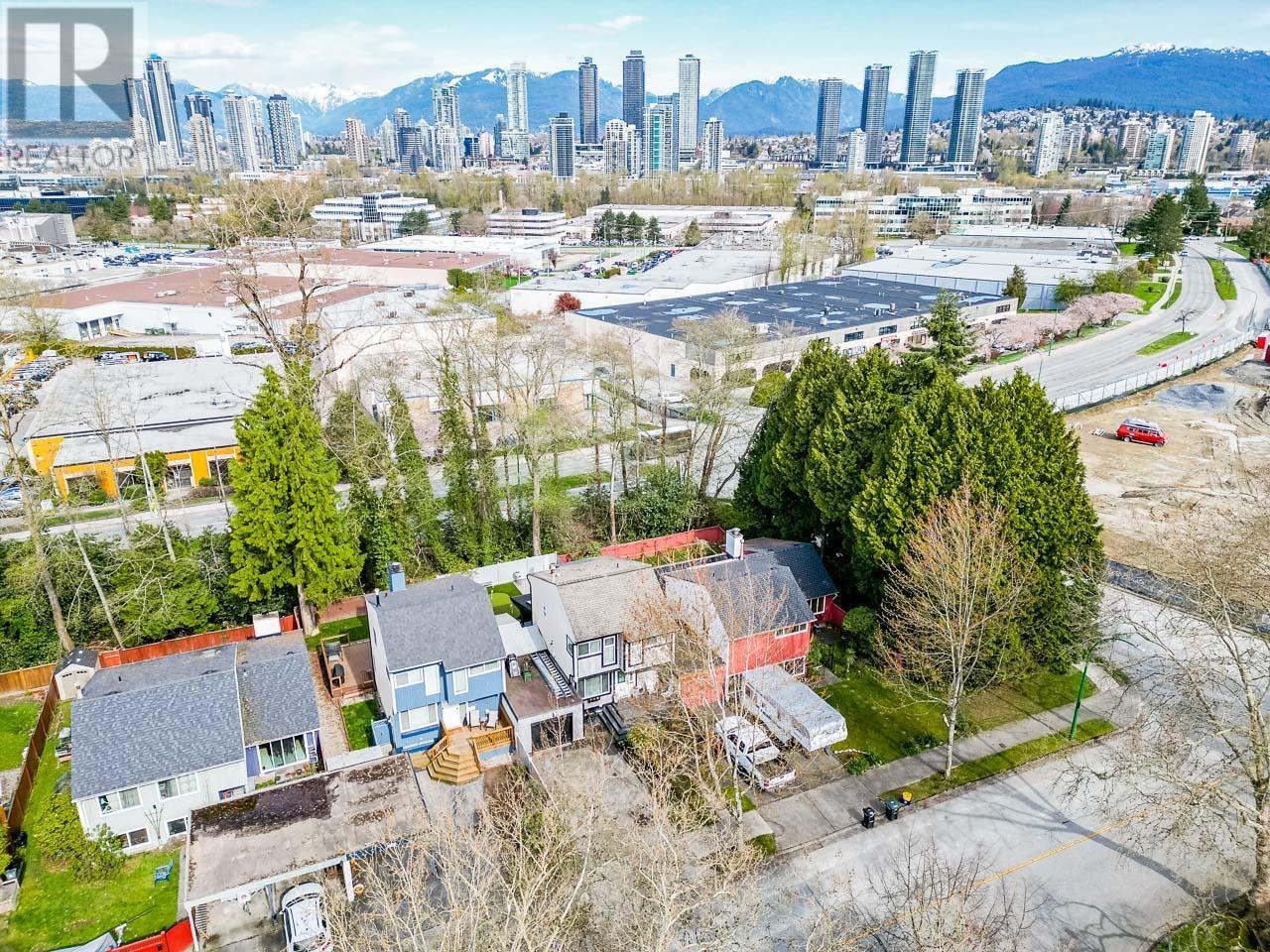 3735 Garden Grove Drive, Burnaby, British Columbia  V5G 4A5 - Photo 37 - R2867602