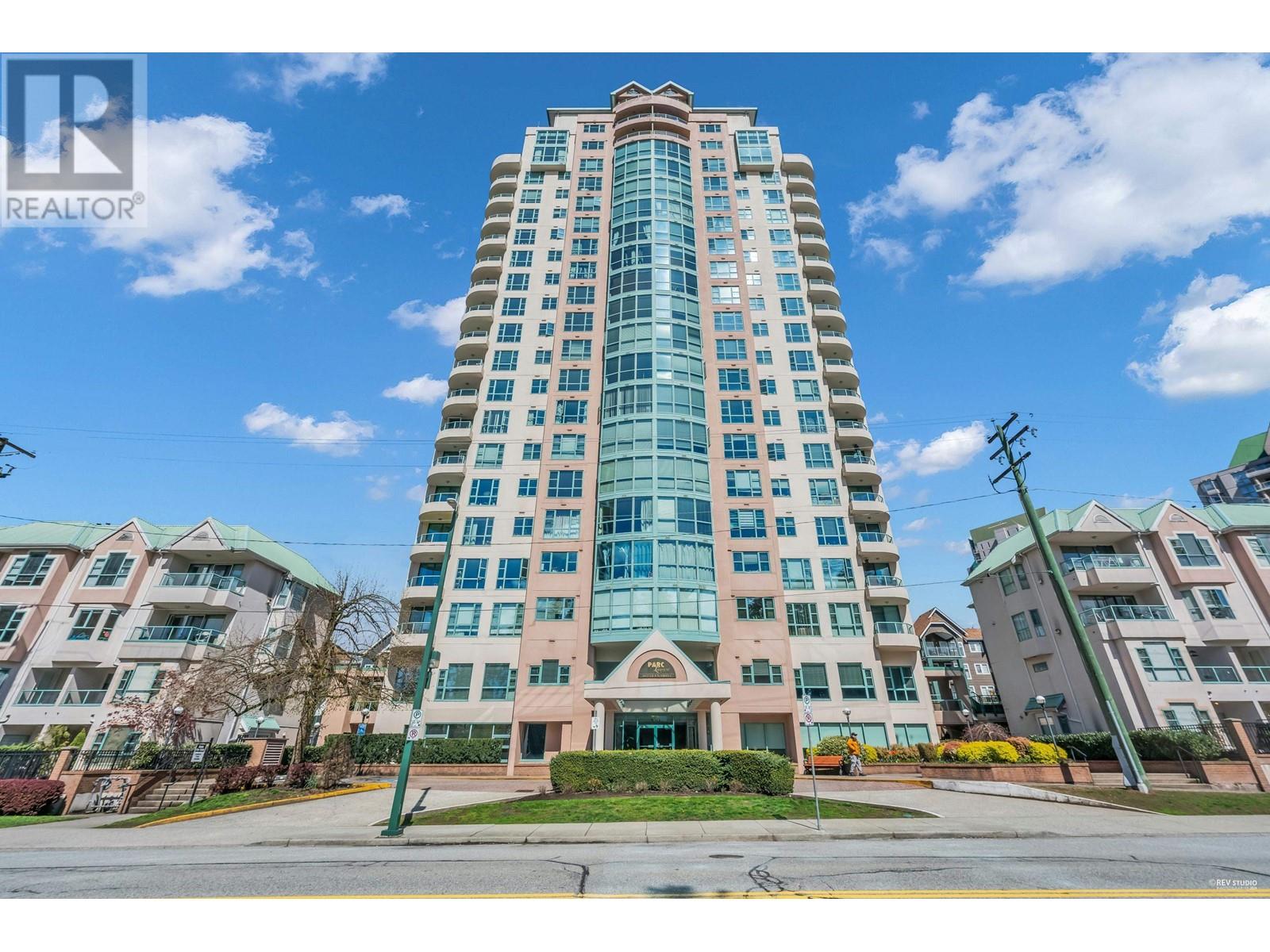 903 3071 Glen Drive, Coquitlam, British Columbia  V3B 7R1 - Photo 1 - R2867693