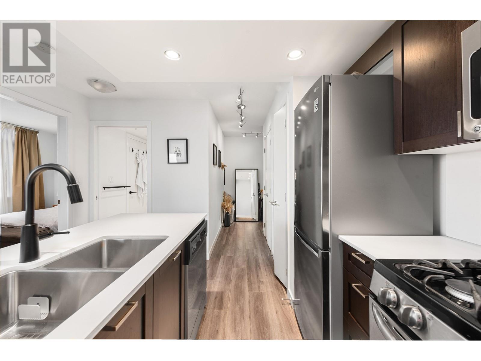 1907 4815 Eldorado Mews, Vancouver, British Columbia  V5R 0B2 - Photo 5 - R2868097