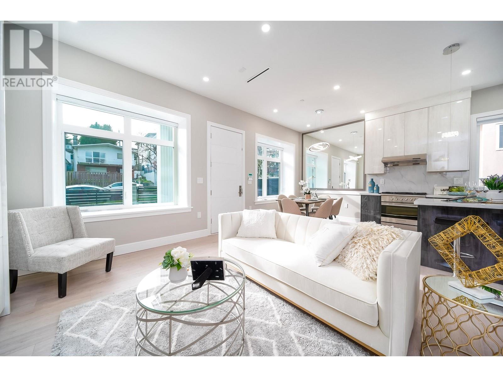 5352 Lanark Street, Vancouver, British Columbia  V5P 2Y1 - Photo 2 - R2868107