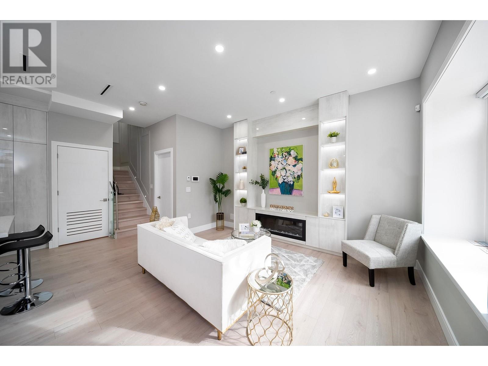 5352 Lanark Street, Vancouver, British Columbia  V5P 2Y1 - Photo 5 - R2868107