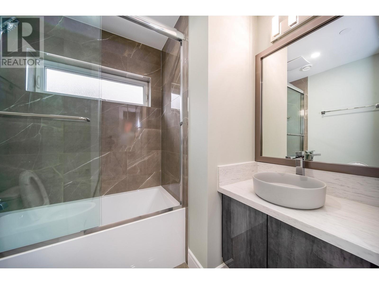 5352 Lanark Street, Vancouver, British Columbia  V5P 2Y1 - Photo 9 - R2868107