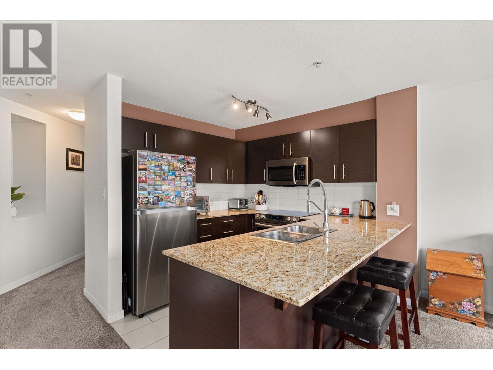 302 11667 Haney Bypass, Maple Ridge, British Columbia  V2X 8W9 - Photo 11 - R2868169