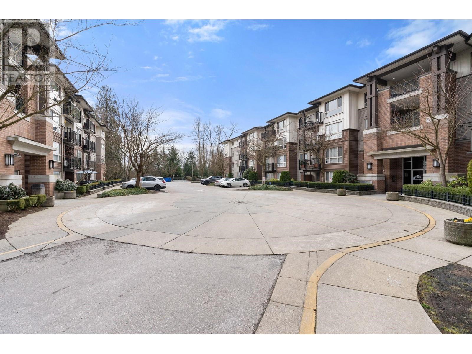 302 11667 Haney Bypass, Maple Ridge, British Columbia  V2X 8W9 - Photo 2 - R2868169