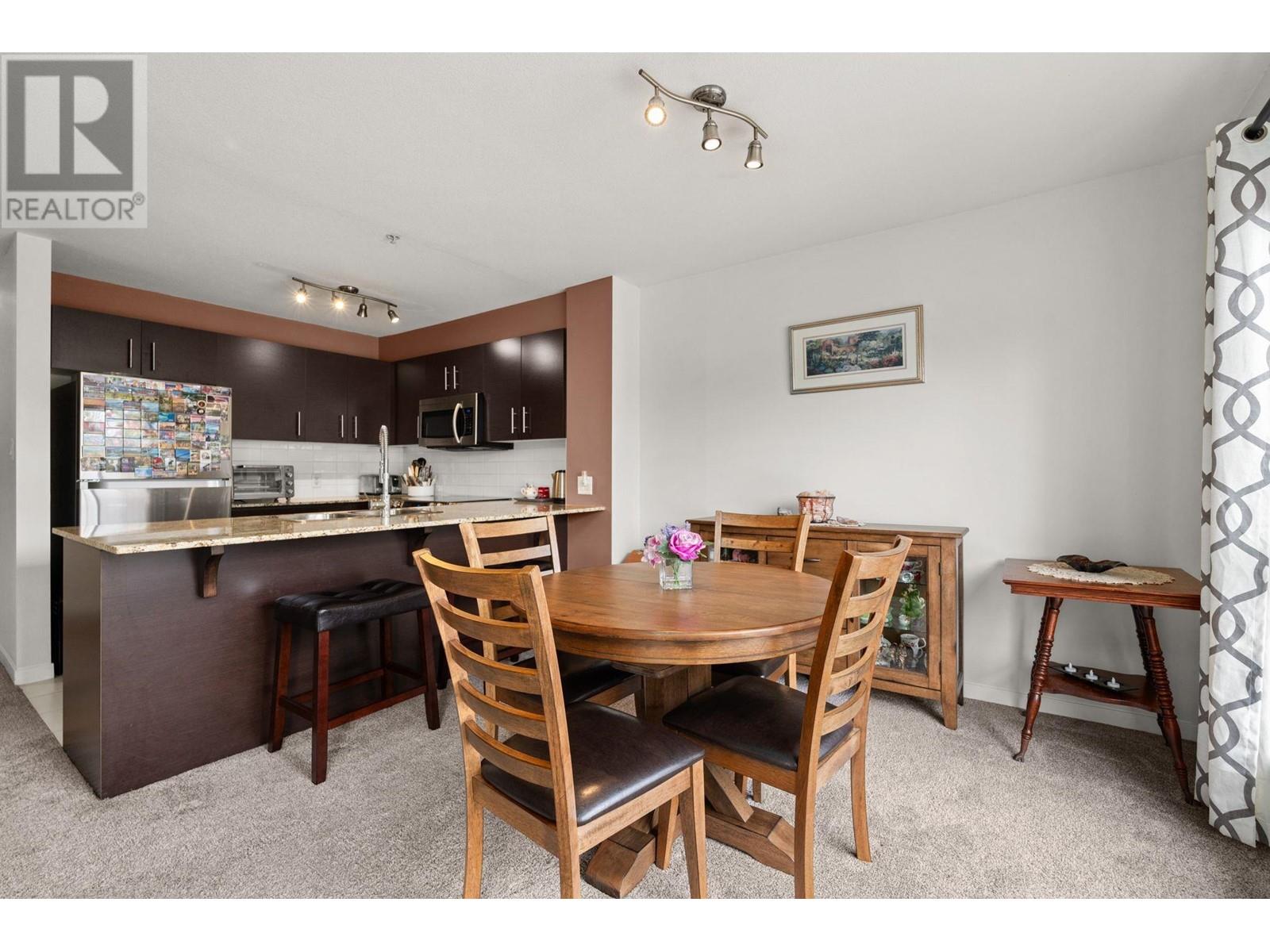 302 11667 Haney Bypass, Maple Ridge, British Columbia  V2X 8W9 - Photo 8 - R2868169