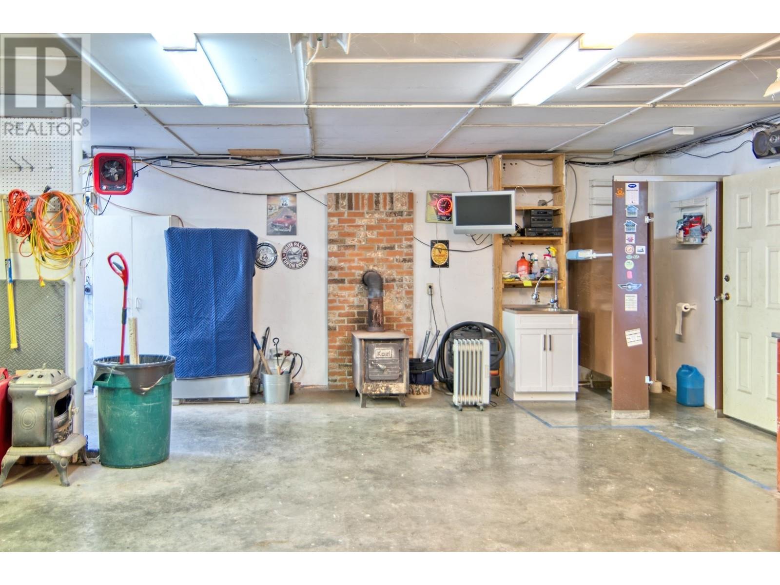5479-5487 Brooks Road, Halfmoon Bay, British Columbia  V7Z 1G1 - Photo 39 - R2868105