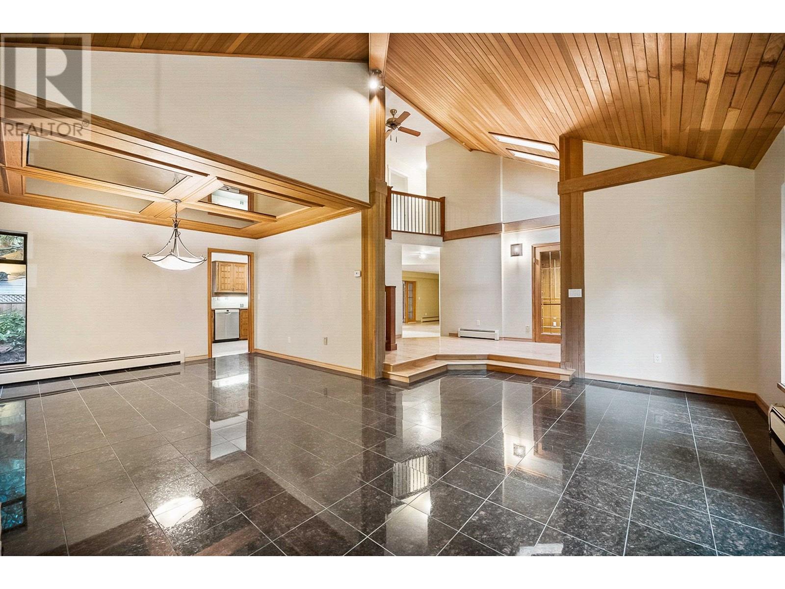 21576 124 Avenue, Maple Ridge, British Columbia  V2X 4H3 - Photo 20 - R2868110