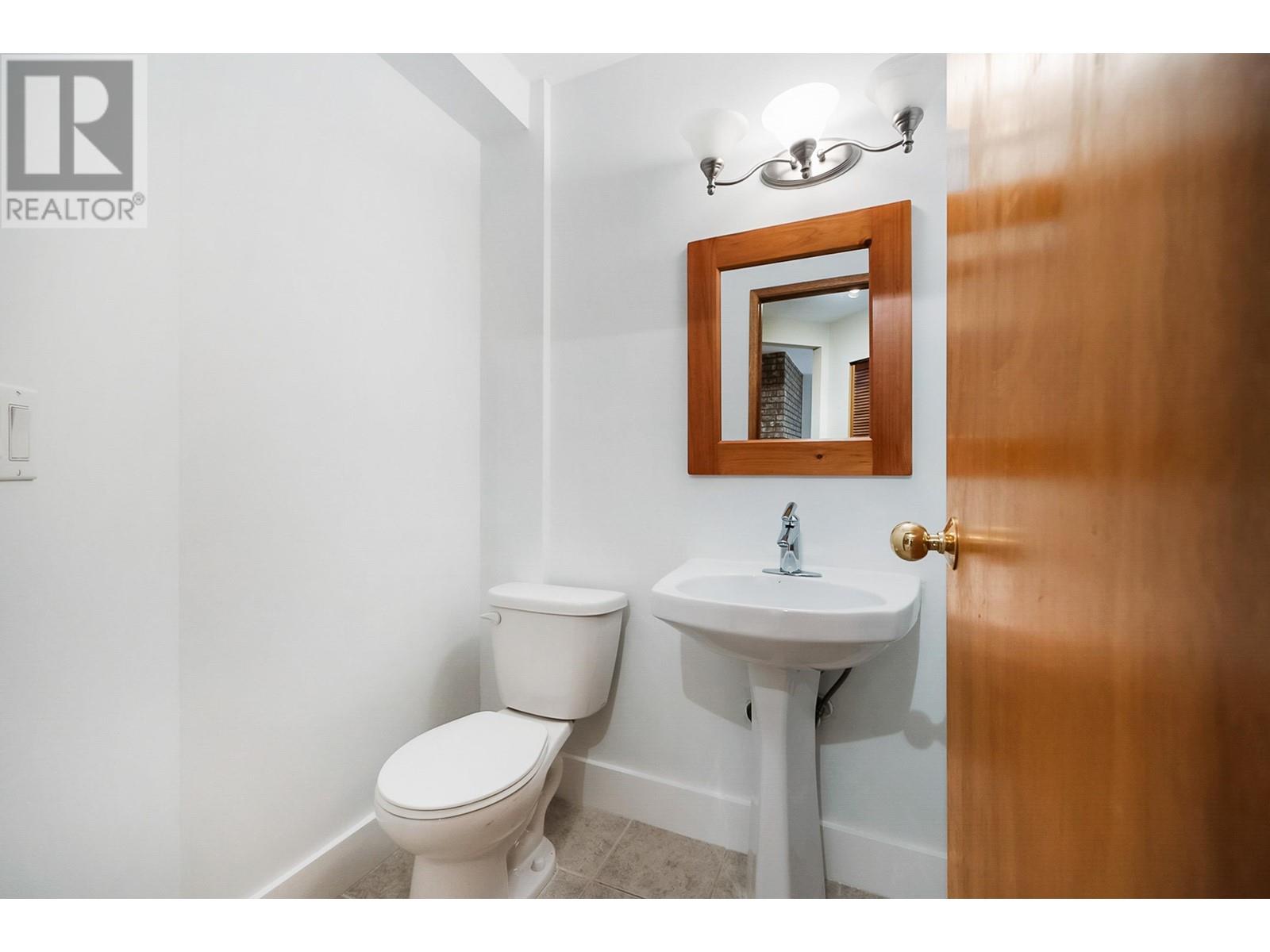21576 124 Avenue, Maple Ridge, British Columbia  V2X 4H3 - Photo 25 - R2868110