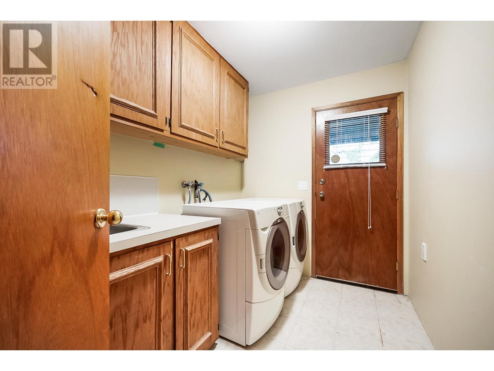 21576 124 Avenue, Maple Ridge, British Columbia  V2X 4H3 - Photo 26 - R2868110