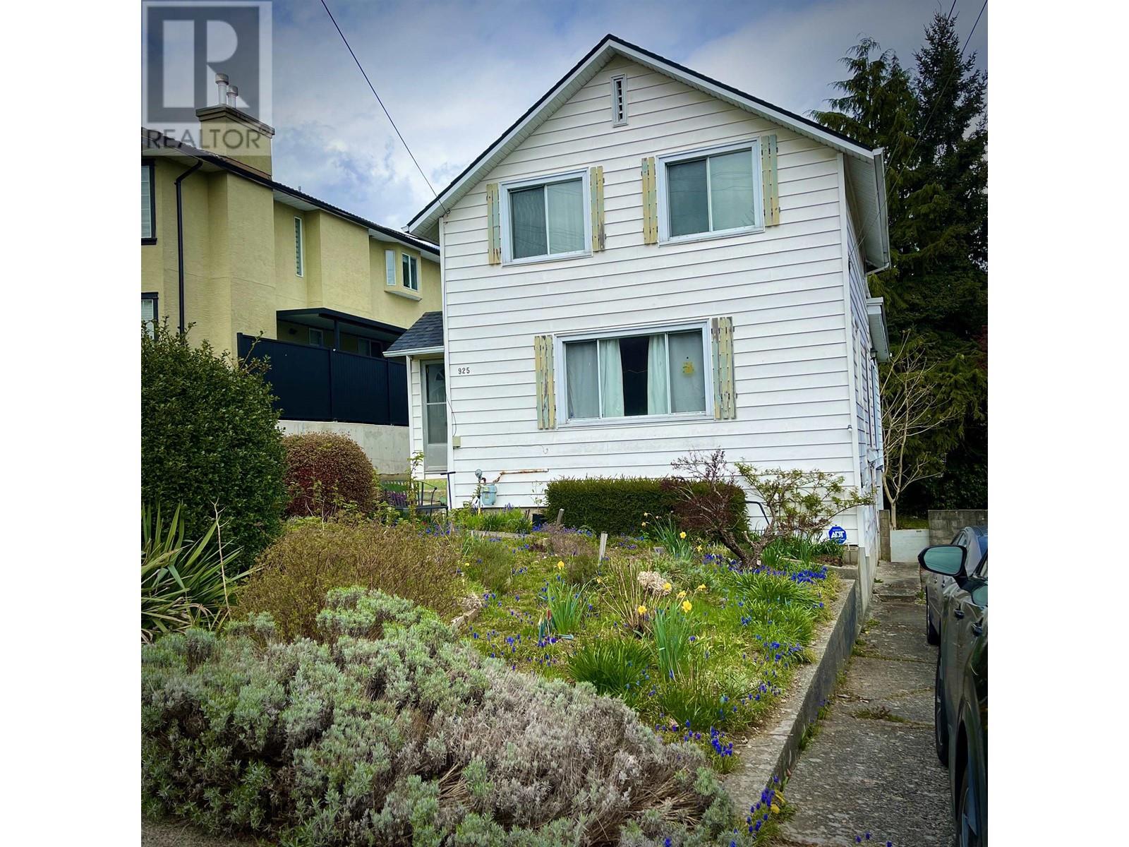 925 First Street, New Westminster, British Columbia  V3L 2J3 - Photo 2 - R2868156