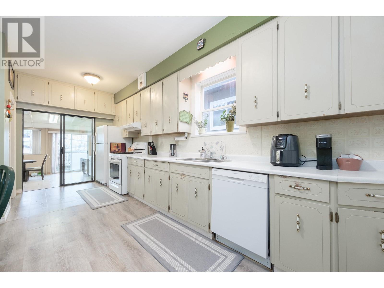 1943 Parker Street, Vancouver, British Columbia  V5L 2L2 - Photo 6 - R2868160