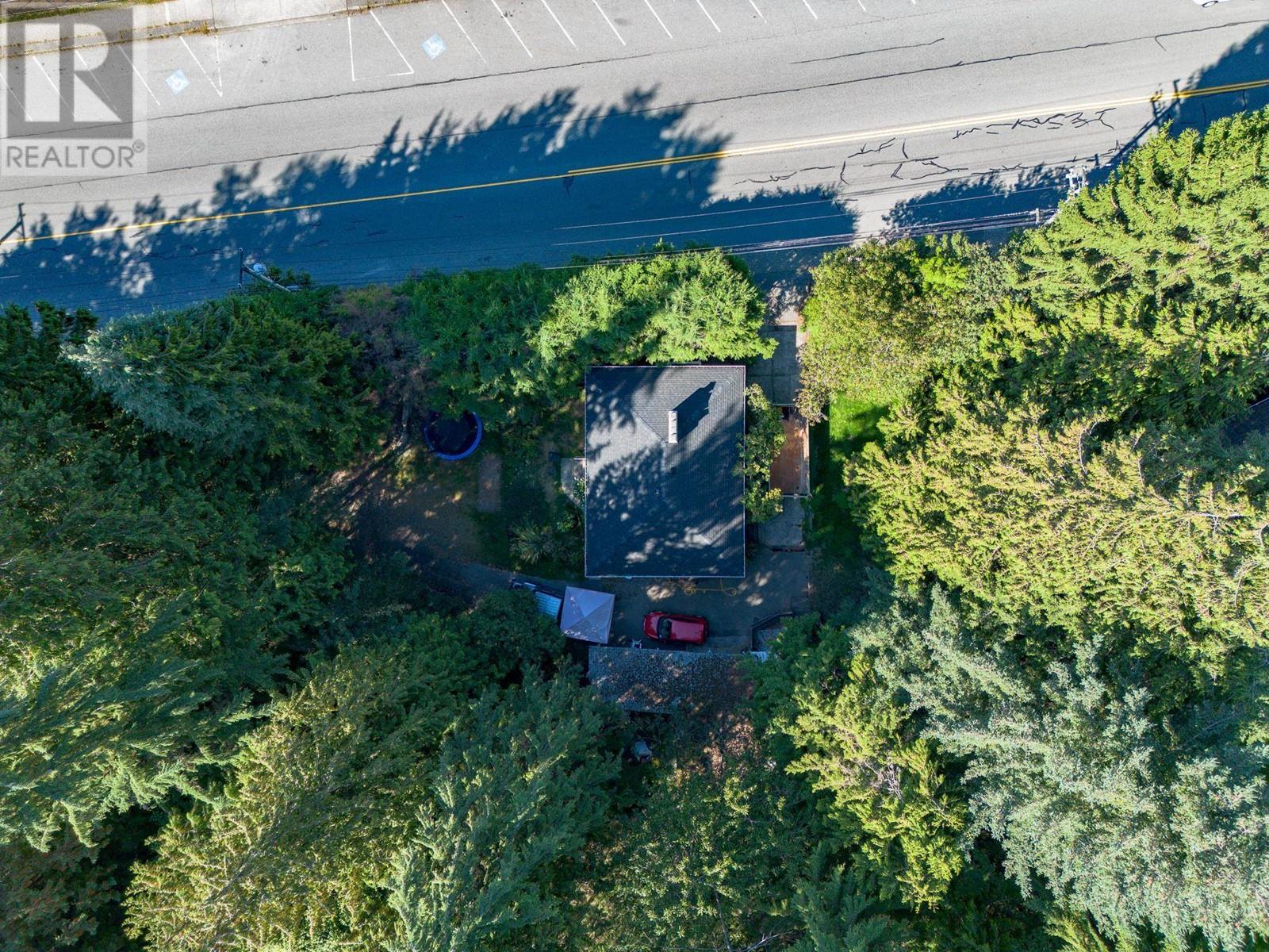 698 W Kings Road, North Vancouver, British Columbia  V7N 2M7 - Photo 29 - R2868164