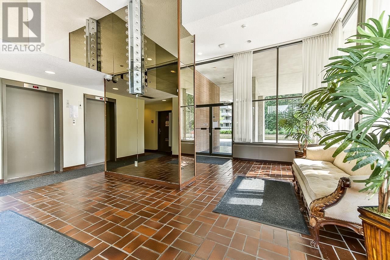 205 3755 Bartlett Court, Burnaby, British Columbia  V3J 7G7 - Photo 3 - R2867838