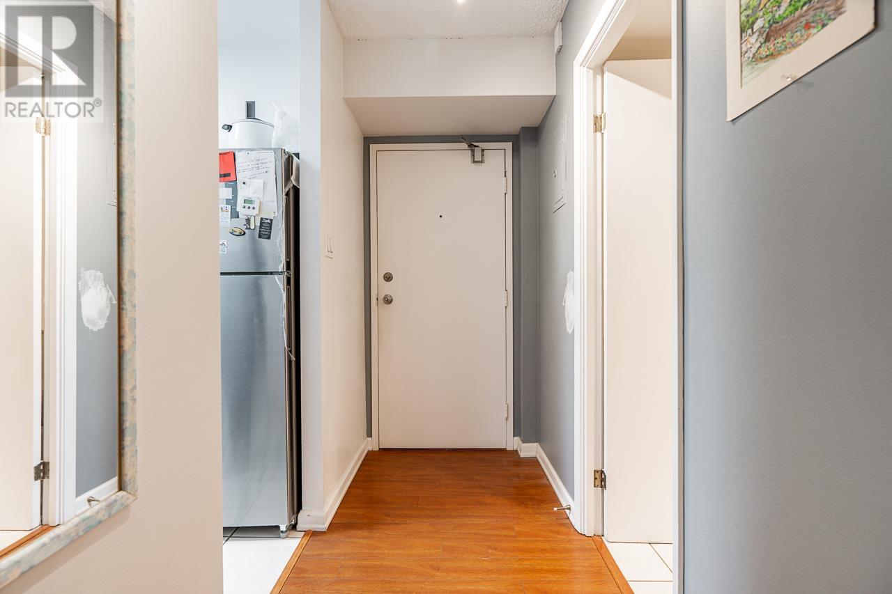 205 3755 Bartlett Court, Burnaby, British Columbia  V3J 7G7 - Photo 4 - R2867838