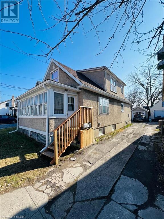 28 Division Street, St. Catharines, Ontario  L2R 3G2 - Photo 3 - 40568441