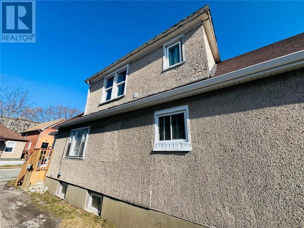 28 Division Street, St. Catharines, Ontario  L2R 3G2 - Photo 4 - 40568441