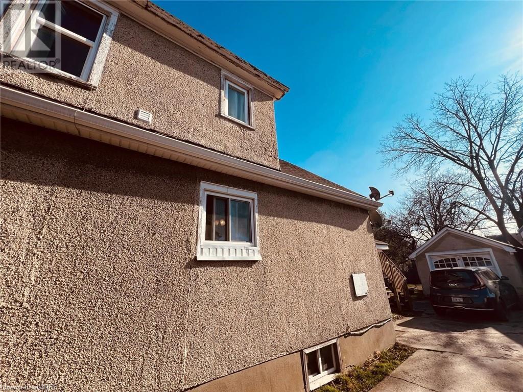 28 Division Street, St. Catharines, Ontario  L2R 3G2 - Photo 5 - 40568441