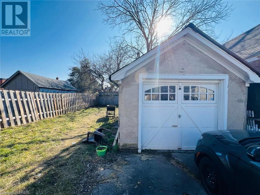 28 Division Street, St. Catharines, Ontario  L2R 3G2 - Photo 8 - 40568441