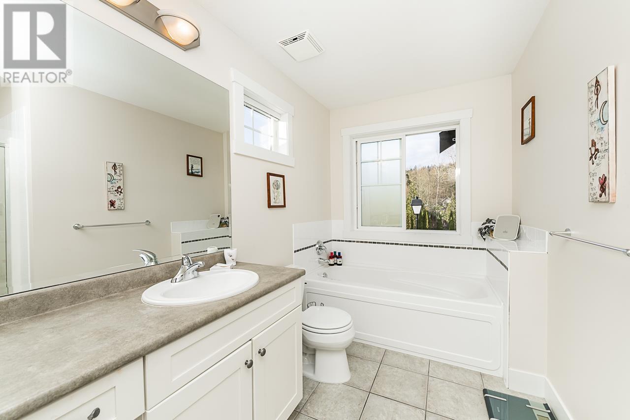 13880 229 Lane, Maple Ridge, British Columbia  V7Y 1G5 - Photo 22 - R2868206