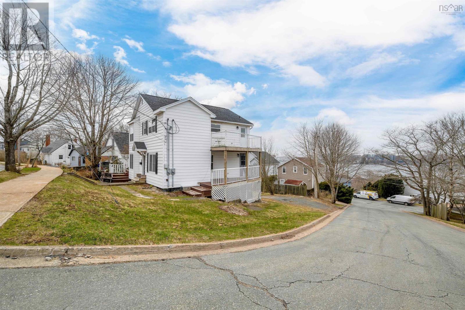 22 Dustan Street, Dartmouth, Nova Scotia  B2Y 3T8 - Photo 3 - 202406528