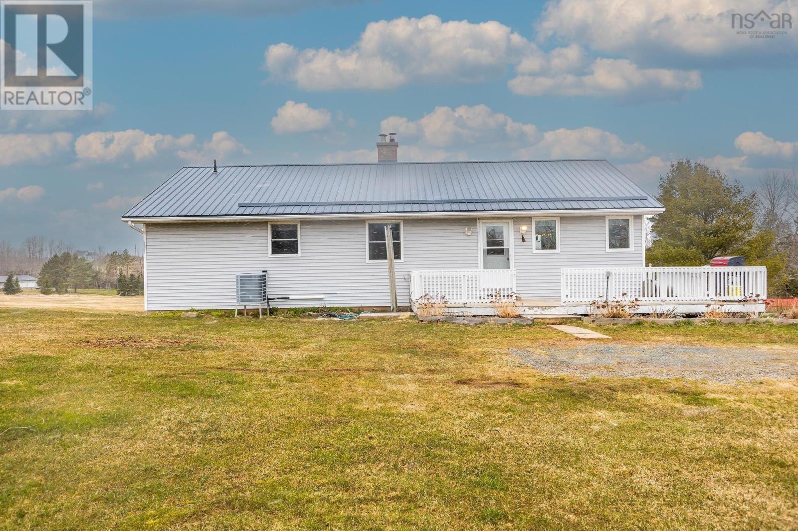 2686 Indian School Road, Shubenacadie, Nova Scotia  B0N 2H0 - Photo 2 - 202406539