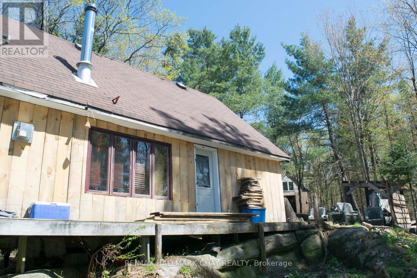 1800 Bear Cave Road, Muskoka Lakes, 2 Bedrooms Bedrooms, ,Single Family,For Sale,Bear Cave,X8210768