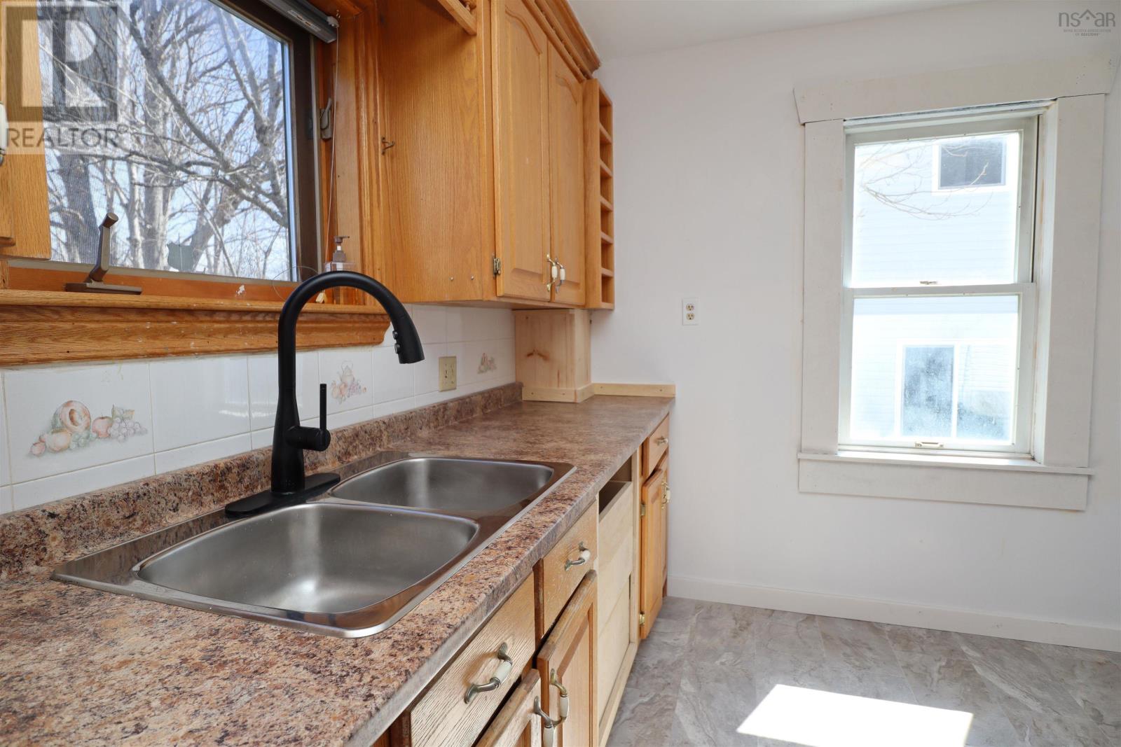 439 Bentinck Street, Sydney, Nova Scotia  B1S 2Y8 - Photo 18 - 202406549