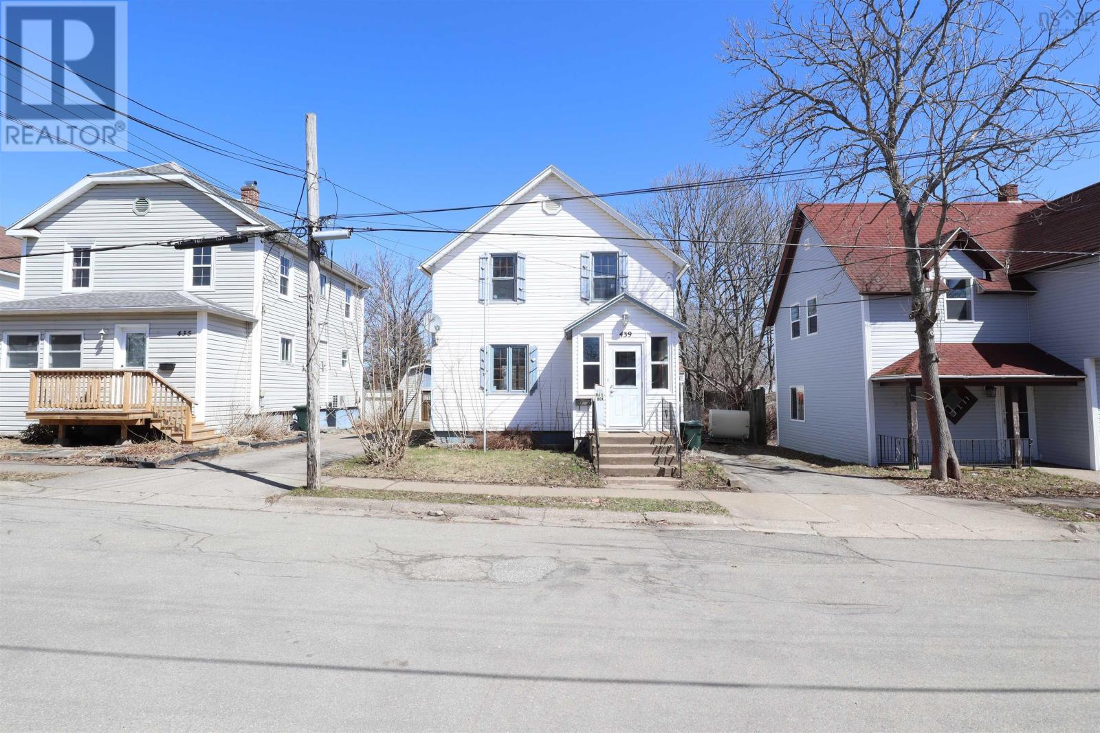 439 Bentinck Street, Sydney, Nova Scotia  B1S 2Y8 - Photo 2 - 202406549