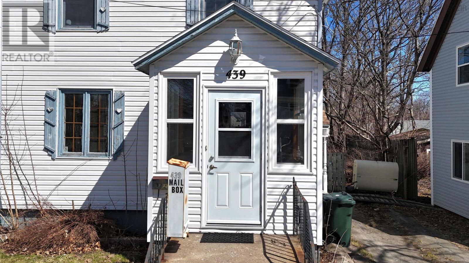 439 Bentinck Street, Sydney, Nova Scotia  B1S 2Y8 - Photo 5 - 202406549