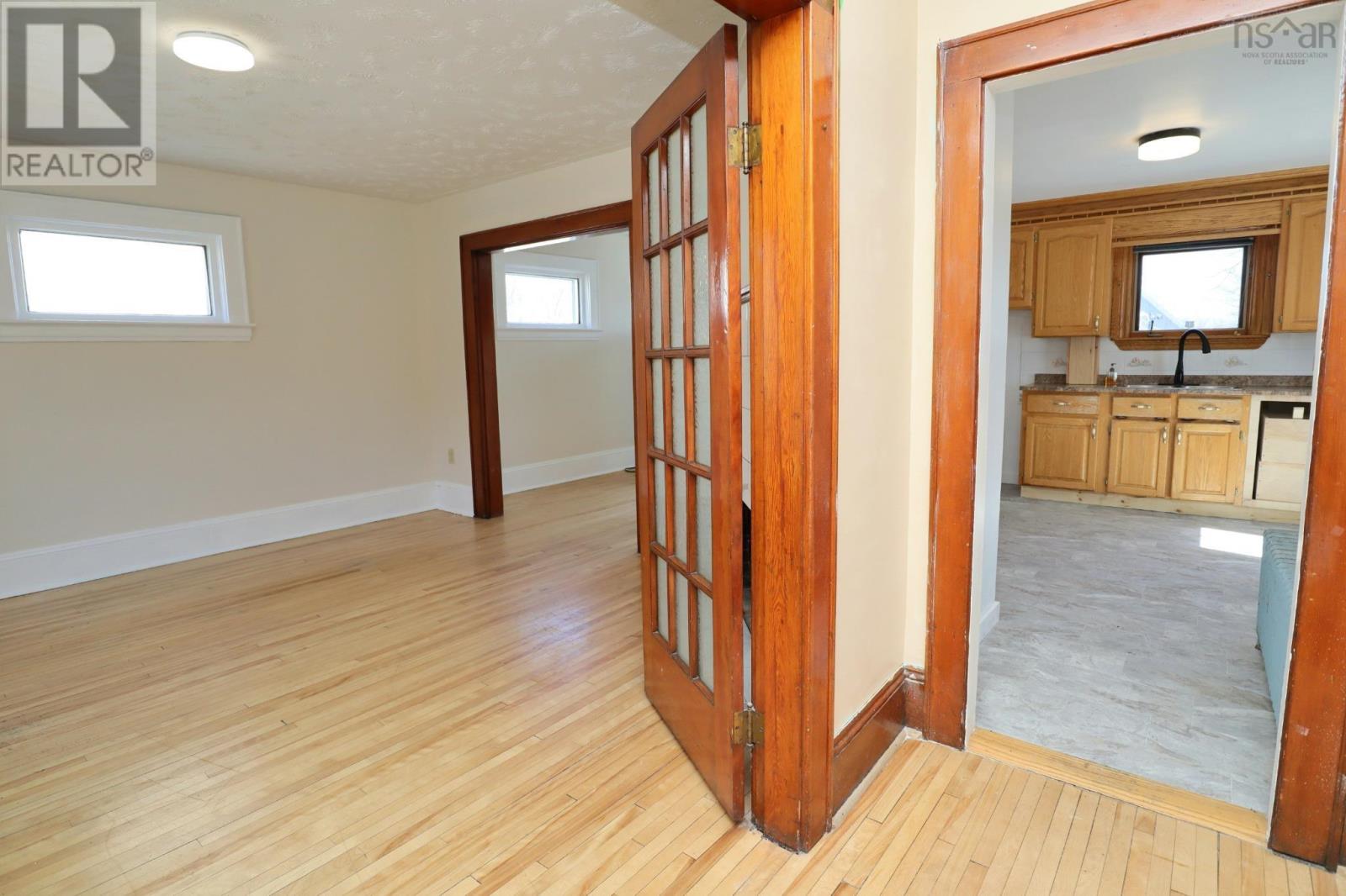439 Bentinck Street, Sydney, Nova Scotia  B1S 2Y8 - Photo 9 - 202406549