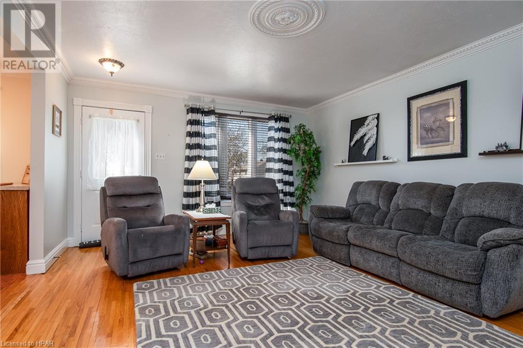 34 Quebec Road, Vanastra, Ontario  N0M 1L0 - Photo 4 - 40568011