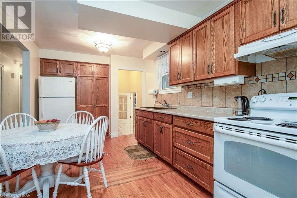 34 Quebec Road, Vanastra, Ontario  N0M 1L0 - Photo 7 - 40568011
