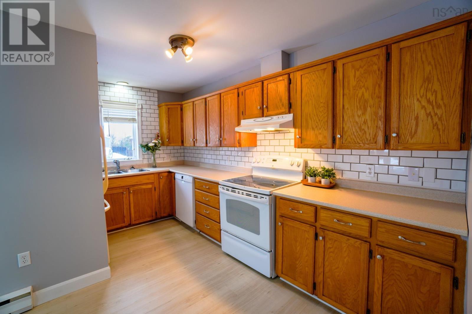 5 Fowler Street, Wolfville, Nova Scotia  B4P 1M5 - Photo 7 - 202406558