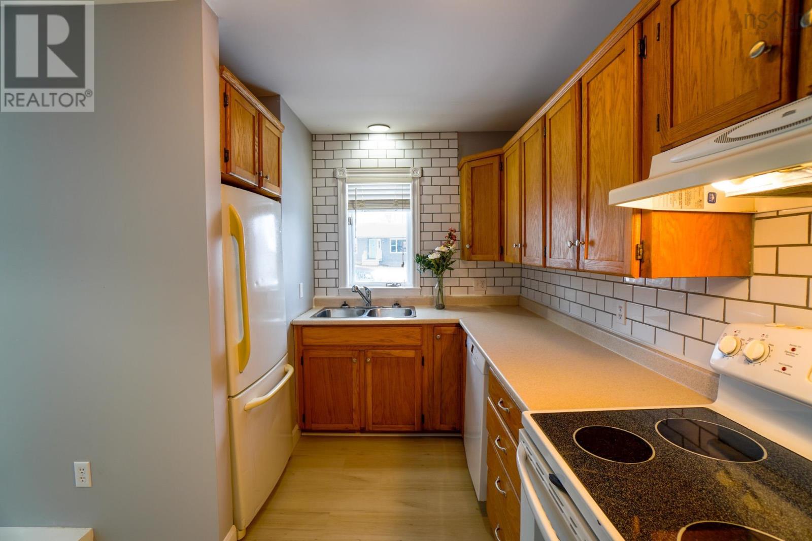 5 Fowler Street, Wolfville, Nova Scotia  B4P 1M5 - Photo 8 - 202406558